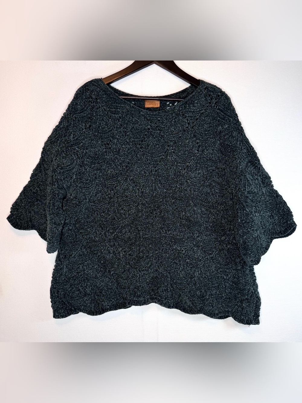 POL EverGreen Chenille Chunky Knit Oversized Sweater size small scalloped edge